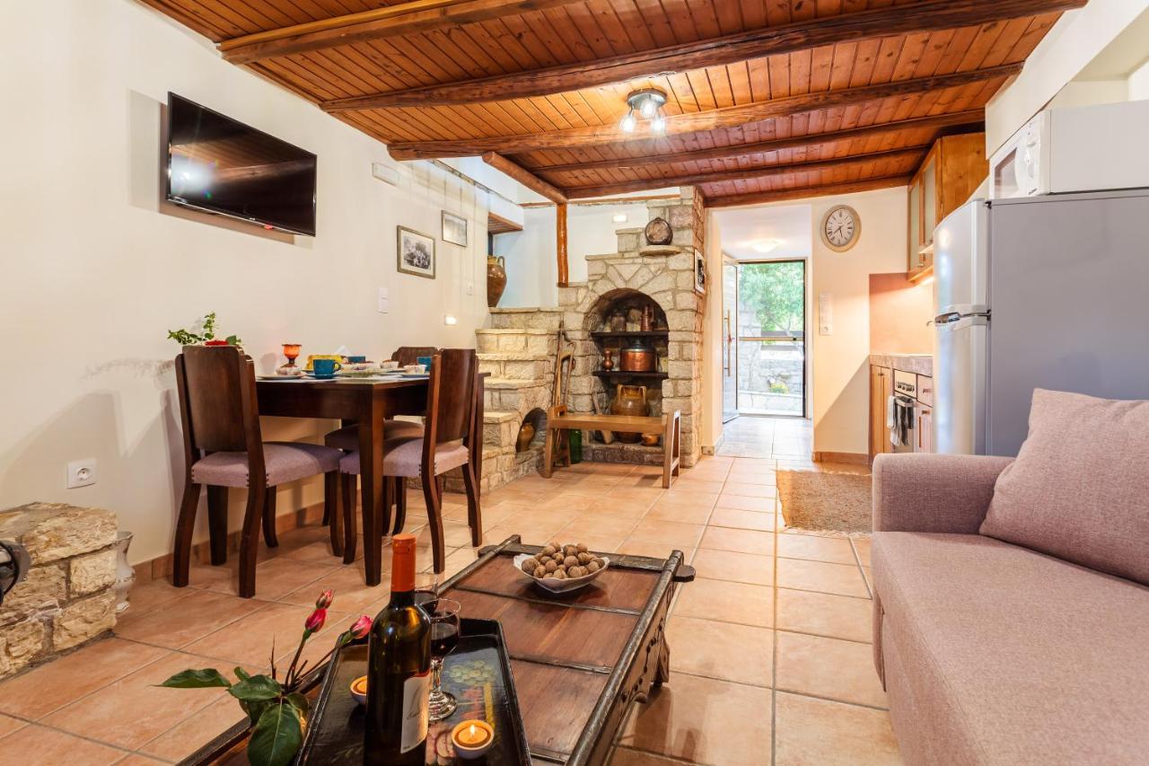 Petalidi Olive Garden Stone House Near The Beach מראה חיצוני תמונה